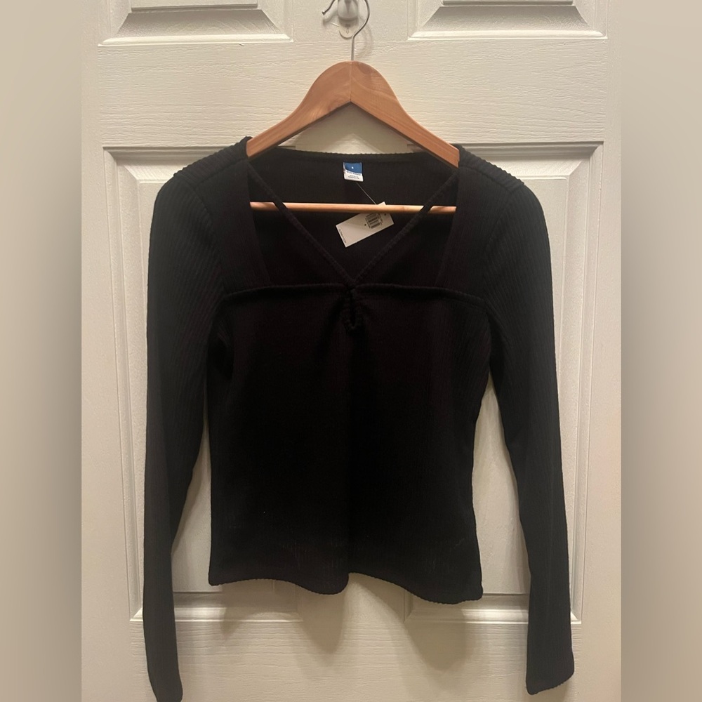NWT Old Navy Women's  Long-Sleeve Strappy Keyhole Top - Small